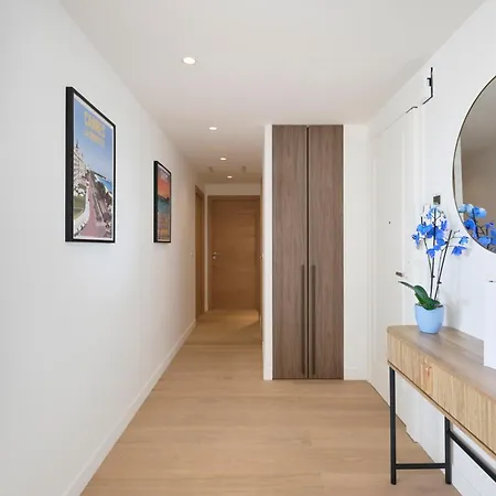 Luxury Penthouse Center דירה *